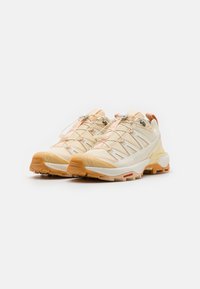 Salomon X ULTRA 360 EDGE - Hiking shoes - wheat/shortbread/peach quartz