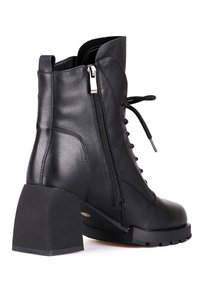 Cesare Gaspari WINTER BOOTS - Stivaletti con plateau - black