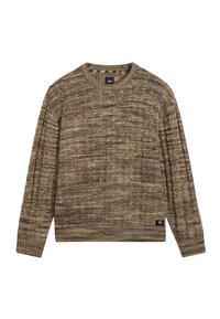 Brun stickad tröja med en texturerad design med horisontella ränder, ribbade muddar och fåll. Märkesskylt placerad på nedre vänstra sidan.