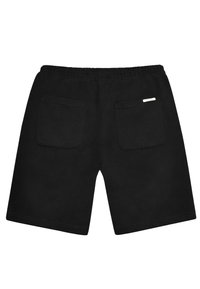 Shorts noirs décontractés avec une taille élastique et deux poches plaquées à l'arrière, dont une avec une petite étiquette rectangulaire.