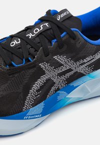 ASICS NOVABLAST 5 - Utcai futócipők - black/white