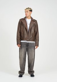 Brave Soul CONEY - Chaqueta de cuero sintético - tan