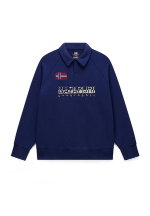 Mørkeblå langærmet pullover med krave, norsk flagpatch på brystet og slidt "Napapijri geographic" logo på forsiden.