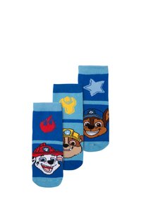 Set di calzini blu con design di personaggi dei cartoni animati. Un calzino presenta un simbolo di fuoco, il secondo ha uno sfondo azzurro chiaro e il terzo ha un motivo a stelle.