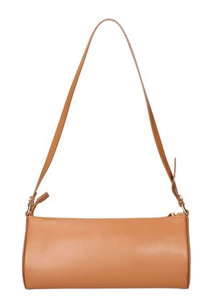 Sac à main rectangulaire en cuir beige avec une longue bandoulière, fermeture éclair dorée et détails de couture minimalistes.