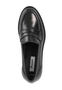 Zwarte leren schoen met een glad bovenwerk, ronde neus, decoratieve band en subtiele stiksel-details. Het label aan de binnenkant leest "Dune London."