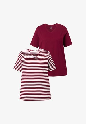 Dwie koszulki: jedna jednolita burgundowa z dekoltem w serek, a druga biała w burgundowe poziome paski, obie z krótkimi rękawami i swobodnym krojem.