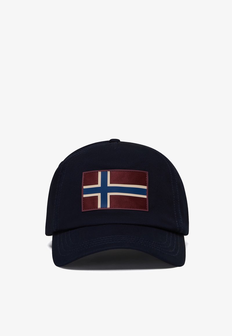 Casquette de baseball bleu marine avec un patch avant représentant un drapeau à croix nordique rouge, blanc et bleu.