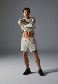 Thumbnail Image 4