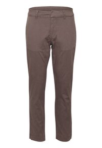 Brązowe bawełniane spodnie o gładkiej fakturze, z prostymi nogawkami i tradycyjnym pasem, wyposażone w szlufki na pasek oraz przednie kieszenie.