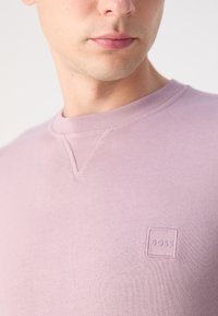 BOSS Sweater - open purple