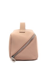 Mäkká ružová obdĺžniková taška s diagonálnym zipsom a textilnou tkaninou. Obsahuje hornú rukoväť pre jednoduché prenášanie. Strieborné kovové akcenty.