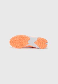 adidas Performance F50 LEAGUE UNISEX - Jalkapallokengät nurmikolle - beam orange/lucid blue/ftwr white