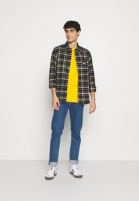 Selected Homme COLMAN SS O-NECK NOOS - T-shirt básica - mango mojito