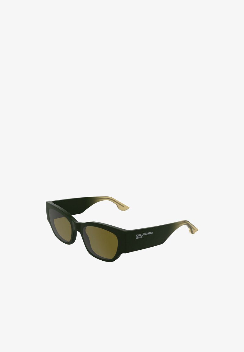Zielone plastikowe okulary przeciwsłoneczne z pozłacanymi ramionami, kanciastą oprawką i ciemnymi soczewkami. Na boku znajduje się napis "KARL LAGERFELD JEANS".