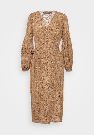 BILLIE SUZIE LEOPARD WRAP MIDI DRESS - Vestido de dia - brown