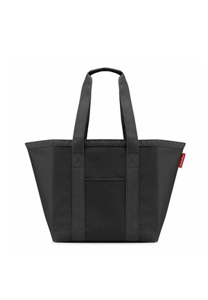 Zwarte draagtas met twee lange hengsels, voorvak en een klein rood merkje aan de rechterkant.