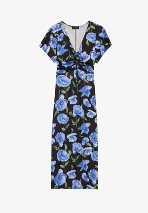 Svart kjole med blå blomstertrykk, korte ermer, dyp V-hals, rynkedetalj ved busten og kne-lengde design.