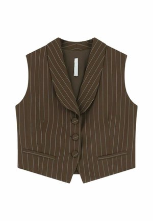 Gilet marrone a righe sottili senza maniche con collo a scialle, tre bottoni e due tasche anteriori a filetto, mostrato disteso su sfondo bianco.