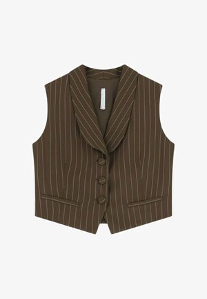 Gilet marrone a righe sottili senza maniche con collo a scialle, tre bottoni e due tasche anteriori a filetto, mostrato disteso su sfondo bianco.