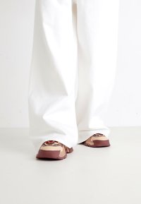 Steve Madden KINGDOM-E - Sneakers laag - cappucino/multi-coloured