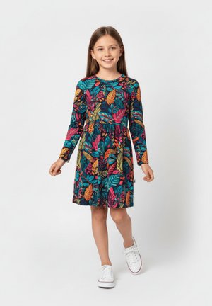 Sukienka z długim rękawem o ciemnoniebieskiej bazie, zdobiona żywymi, kolorowymi wzorami liści. Miękka tkanina z rozszerzanym dołem zapewniającym swobodę ruchów.