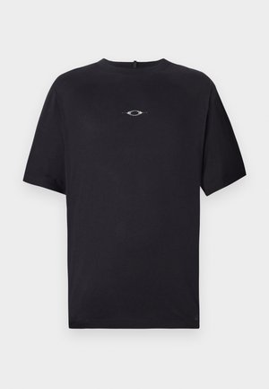 Oakley STACKED TEE - Print T-shirt - blackout