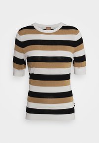 Kortærmet strikket sweater med brede horisontale striber i sort, hvid og beige, featuring en rund hals og tætsiddende silhuet.