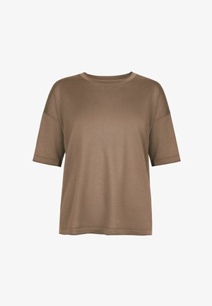 Brązowa, krótkorękawowa koszulka z okrągłym dekoltem, luźnym krojem i opuszczonymi ramionami na białym tle.