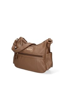 Borsa a spalla in pelle marrone con superficie testurizzata, tracolla regolabile, due tasche con zip e un dettaglio con logo dorato sulla parte anteriore.