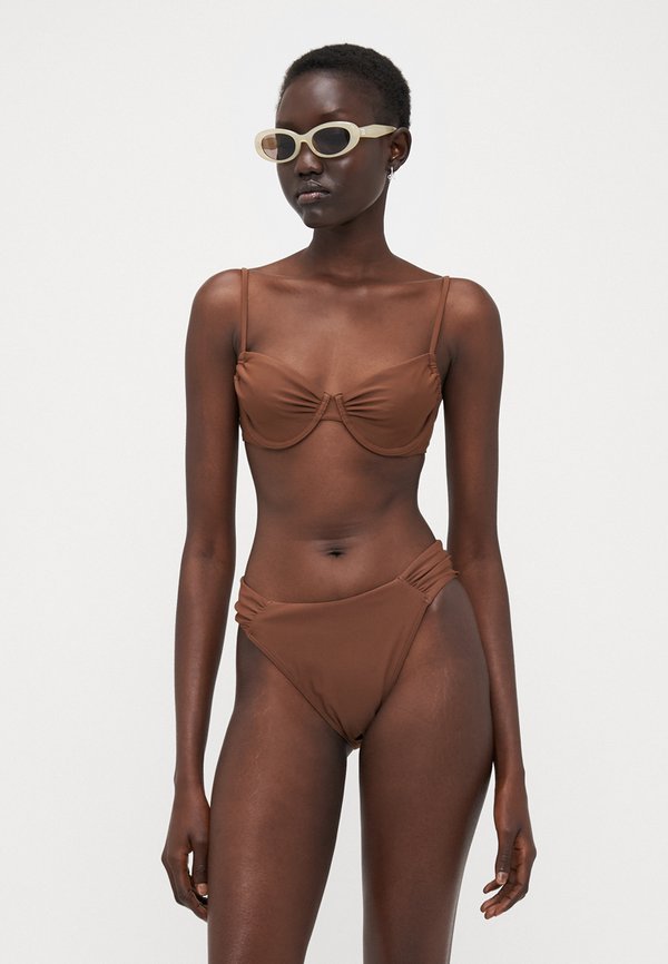 RUCHED UNDERWIRE - Bikini top2