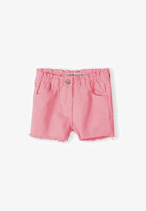 Roze traperice kratke hlače s elastičnom linijom, četiri džepa i sirovim rubom. Imaju zatvaranje na prednjoj strani s gumbom i glatku teksturu.