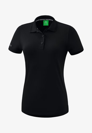 Zwart polo-shirt van gladde stof; heeft een kraag, een drie-knopen knoopsluiting en subtiele branding op de mouw. Korte mouwen.