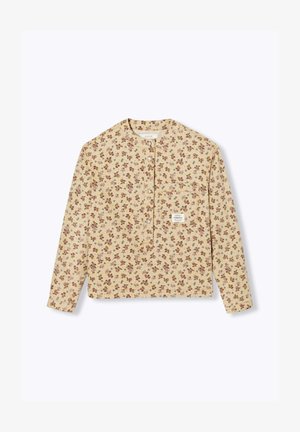 Chemise beige à manches longues avec un petit imprimé floral rose et marron, col rond, patte de boutonnage devant, et poche poitrine avec étiquette.
