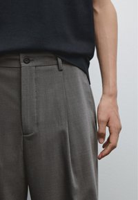 Thumbnail Image 4
