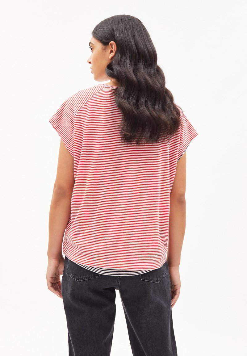 Damen T-Shirts | ARMEDANGELS OFELIAA PRETTY T-Shirt print dark poppy-oatmilk/apricot - HO59589 Damen T-Shirts | ARMEDANGELS OFELIAA PRETTY T-Shirt print dark poppy-oatmilk/apricot - HO59589