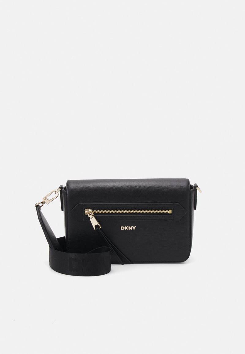 Borsa a tracolla in pelle nera con finitura testurizzata, dettaglio della cerniera dorata, accenti geometrici e tracolla regolabile con logo.
