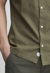 Casual Friday CFANTON  FIL A FIL SHIRT - Overhemd - burnt olive melange