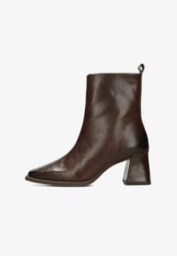 Seleccionado, dark brown