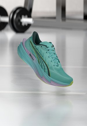 Puma, DEVIATE NITRO 4 - PUMA X HYROX WNS - Chaussures fitness - intense mint-light lavender