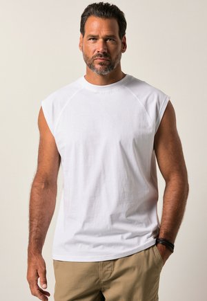 T-shirt sans manches blanche en coton avec un col rond et une coupe décontractée, présentant des manches raglan et une texture lisse.