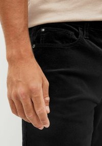 Next 5 POCKET STRAIGHT TROUSERS REGULAR FIT - Bukser - black