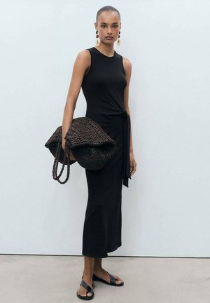 MIDI WITH KNOT DETAIL - Robe en jersey - black