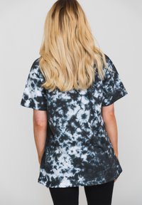 Paradiso Clothing BOB MARLEY WERE JAMMIN NEON SIGN DIP DYE  - Print T-shirt - white