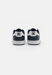 DC Shoes MANTECA 4 UNISEX - Skatová obuv - white/navy