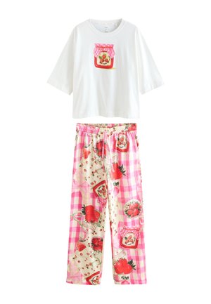 Weißes Langarmshirt mit einem Erdbeermarmeladenglas-Grafik und passenden lockeren rosa karierten Hosen mit Erdbeer- und Marmeladenglas-Prints.