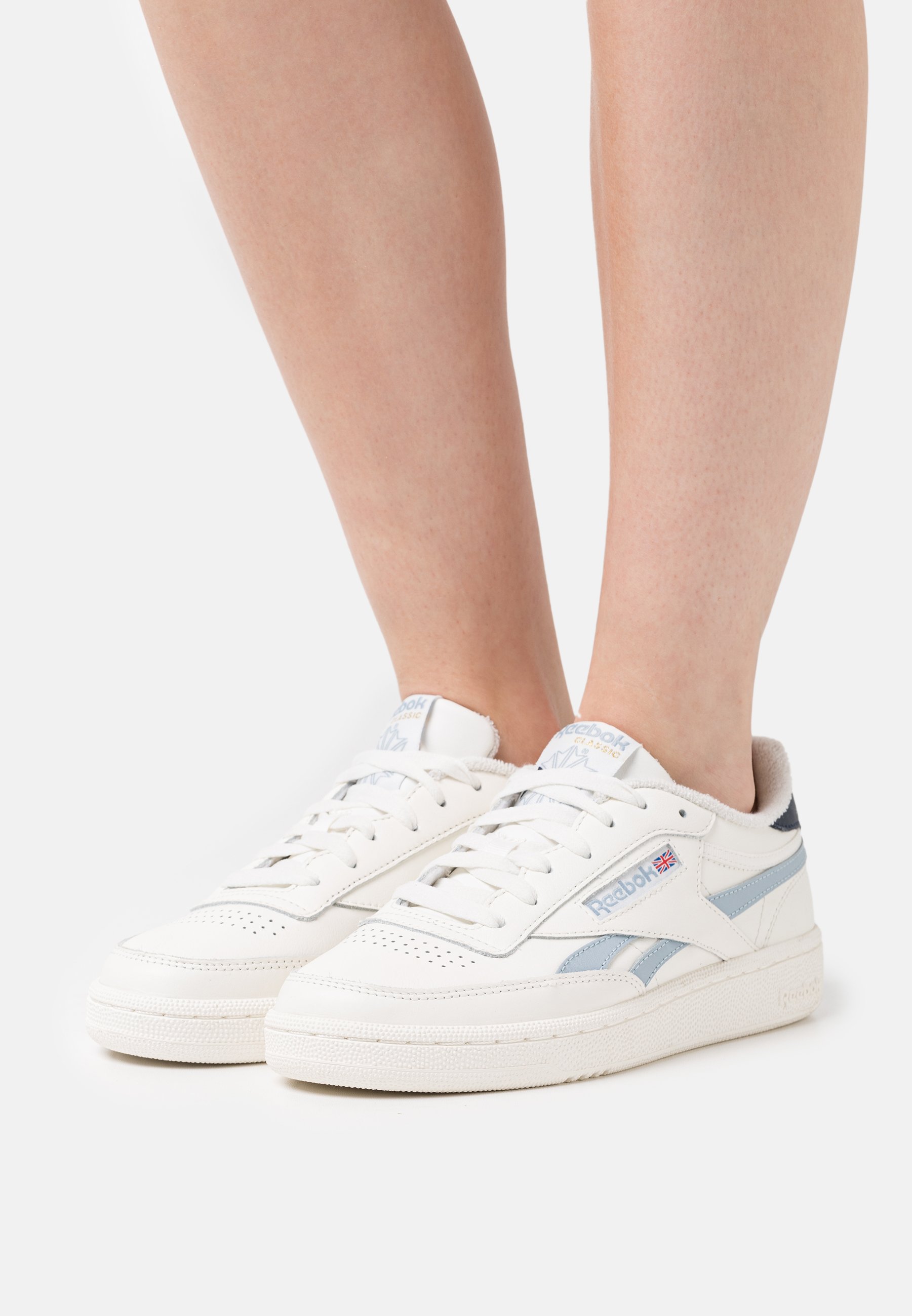 reebok classics club c revenge mu trainers in grey