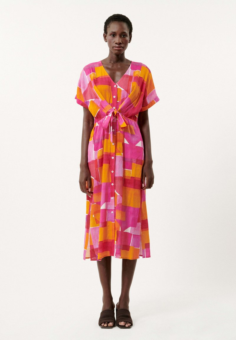 FRNCH PERRINE - Robe chemise - geo pink
