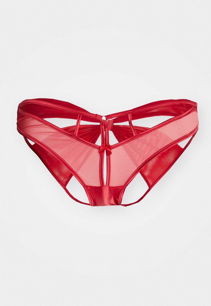 Raudonos permatomos tinklelio moteriškos kelnaitės su išpjovomis ir mažyte juostele priekyje, eksponuojamos ant baltos fono.