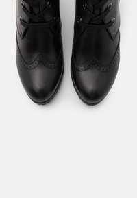 Caprice Botines bajos - black